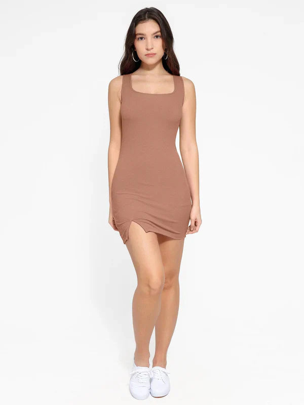 Robe Laura courte, sculptante à col carré